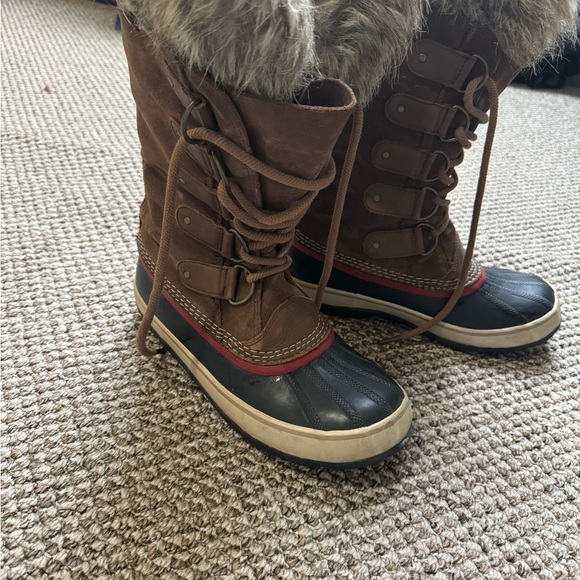 Sorel boots - Picture 3 of 6